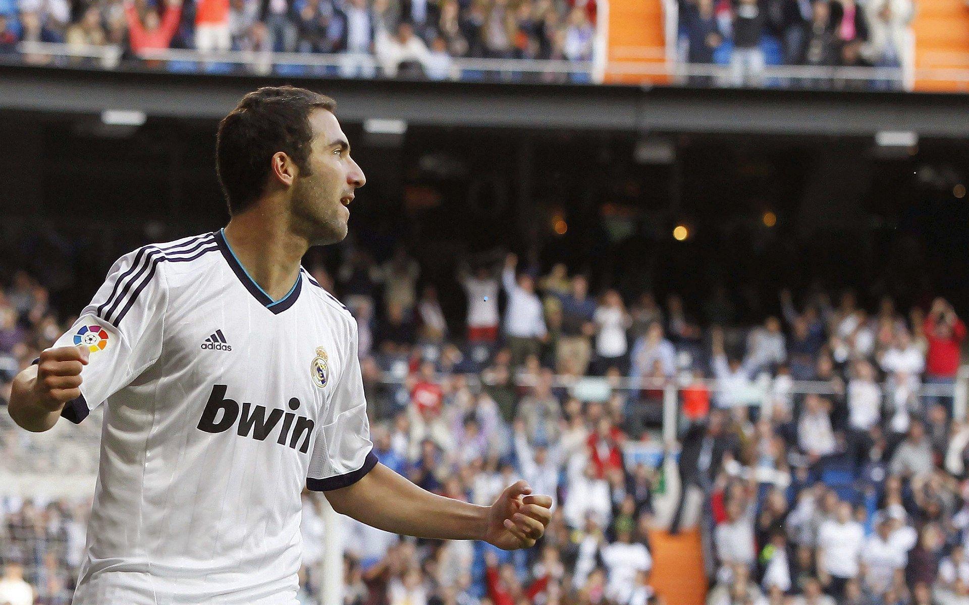 场均14分7篮板！天才3D前锋闪耀联盟，下一个伦纳德？开拓者选秀失误引热议